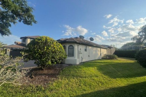 Villa ou maison à vendre à Orlando, Floride: 5 chambres, 341.88 m2 № 1999036 - photo 10