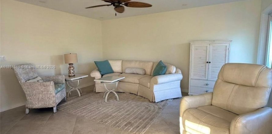 Condominio en Stuart, Florida, 2 dormitorios  № 2054928