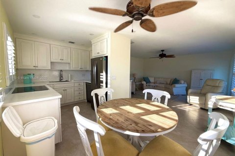 Condominio en venta en Stuart, Florida, 2 dormitorios, 92.16 m2 № 2054928 - foto 2