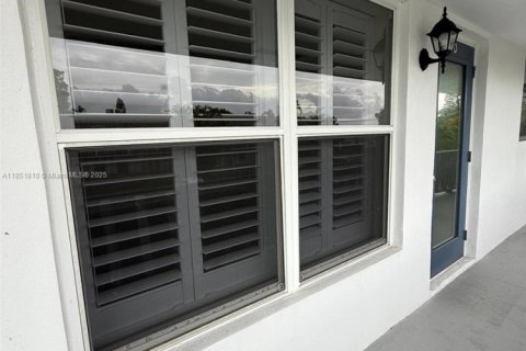 Condominio en venta en Stuart, Florida, 2 dormitorios, 92.16 m2 № 2054928 - foto 11