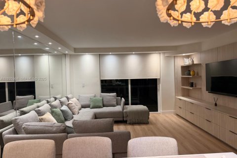 Copropriété à vendre à Bal Harbour, Floride: 2 chambres, 98.1 m2 № 2059801 - photo 2