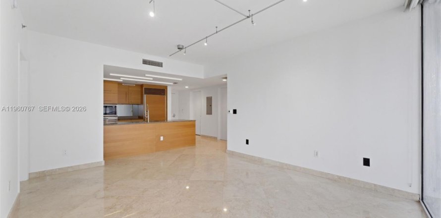 Кондоминиум с 2 спальнями в Майами, Флорида № 2025864