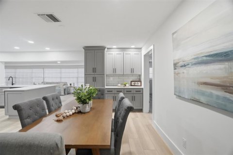Villa ou maison à louer à Saint Petersburg, Floride: 4 chambres, 204.38 m2 № 2091455 - photo 28