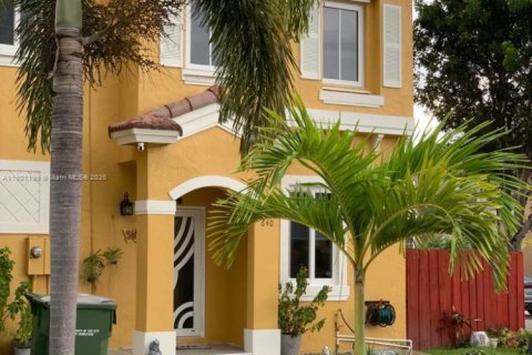 Снять в аренду таунхаус в Хомстед, Флорида 3 спальни, 128.02м2, № 1953013 - фото 8