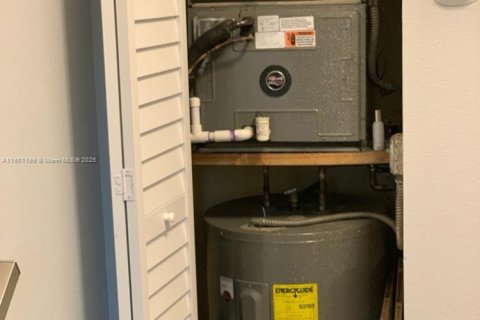 Снять в аренду таунхаус в Хомстед, Флорида 3 спальни, 128.02м2, № 1953013 - фото 5