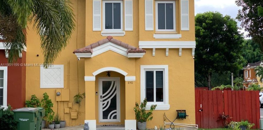 Таунхаус в Хомстед, Флорида 3 спальни, 128.02м2 № 1953013