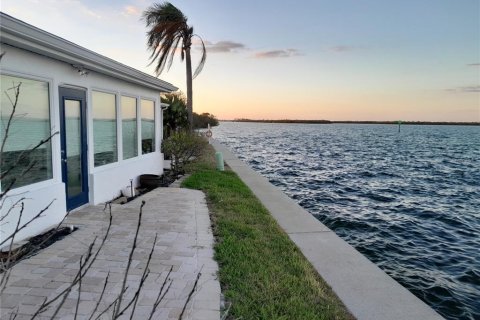 Casa en venta en Longboat Key, Florida, 2 dormitorios, 129.97 m2 № 1449469 - foto 1