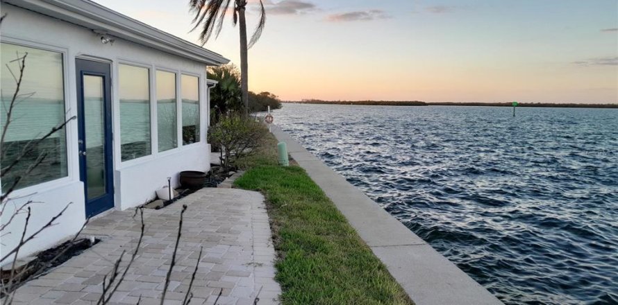Casa en Longboat Key, Florida 2 dormitorios, 129.97 m2 № 1449469