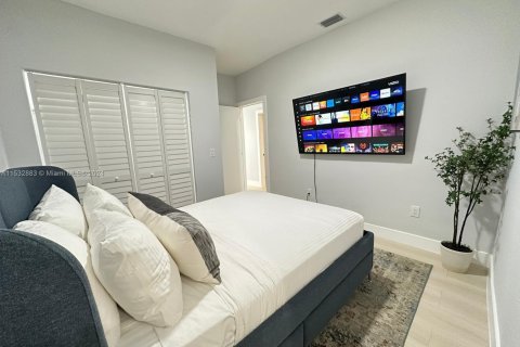 Commercial property in Miami, Florida 174.66 sq.m. № 1985065 - photo 15