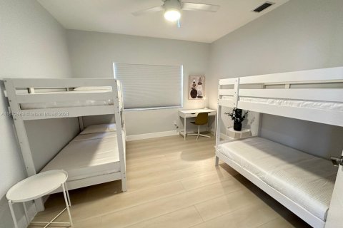 Commercial property in Miami, Florida 174.66 sq.m. № 1985065 - photo 20