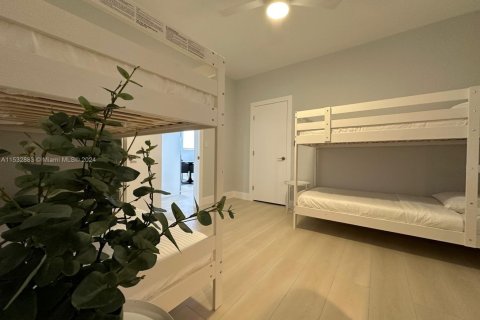 Commercial property in Miami, Florida 174.66 sq.m. № 1985065 - photo 18