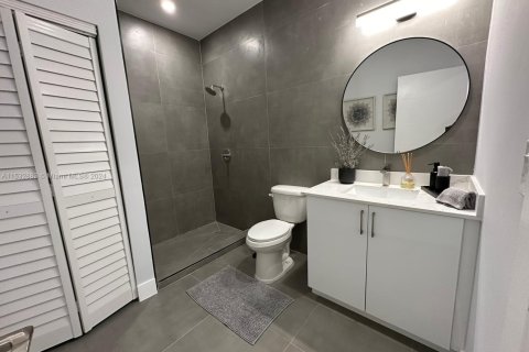 Commercial property in Miami, Florida 174.66 sq.m. № 1985065 - photo 10