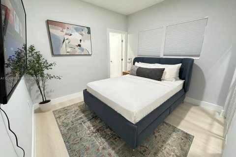 Commercial property in Miami, Florida 174.66 sq.m. № 1985065 - photo 12