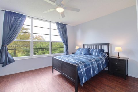 Condo in Pompano Beach, Florida, 2 bedrooms  № 2081442 - photo 15