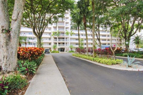 Condo in Pompano Beach, Florida, 2 bedrooms  № 2081442 - photo 22