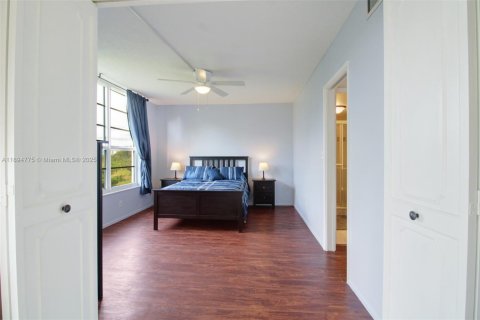 Condo in Pompano Beach, Florida, 2 bedrooms  № 2081442 - photo 17