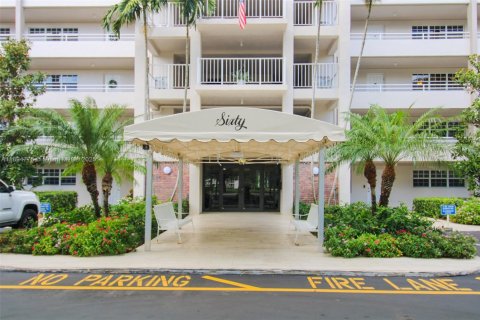 Condo in Pompano Beach, Florida, 2 bedrooms  № 2081442 - photo 23