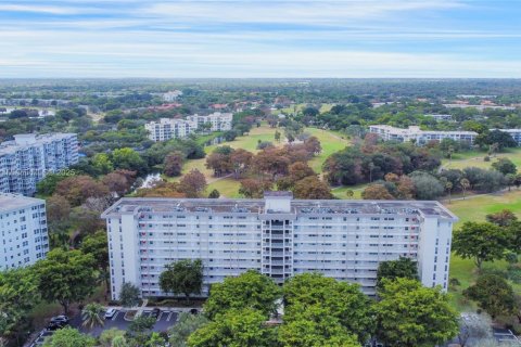 Condo in Pompano Beach, Florida, 2 bedrooms  № 2081442 - photo 26