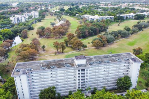 Condo in Pompano Beach, Florida, 2 bedrooms  № 2081442 - photo 28