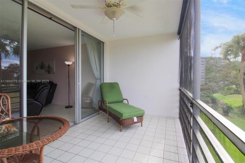 Condo in Pompano Beach, Florida, 2 bedrooms  № 2081442 - photo 11