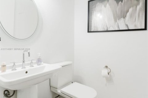 Copropriété à louer à Miami, Floride: 2 chambres, 109.53 m2 № 2439375 - photo 11