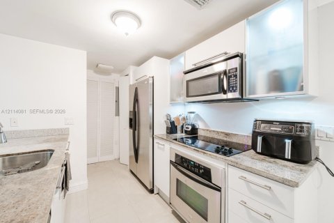 Copropriété à louer à Miami, Floride: 2 chambres, 109.53 m2 № 2439375 - photo 14