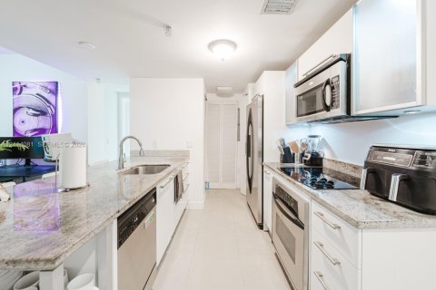 Copropriété à louer à Miami, Floride: 2 chambres, 109.53 m2 № 2439375 - photo 10