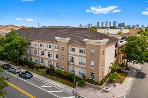 Condo à Tampa, Floride, 2 chambres  № 2334245