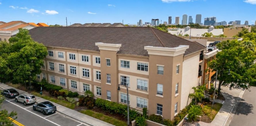 Condo in Tampa, Florida, 2 bedrooms  № 2334245