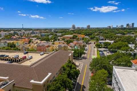 Condo in Tampa, Florida, 2 bedrooms  № 2334245 - photo 27