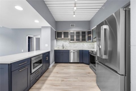 Condo in Tampa, Florida, 2 bedrooms  № 2334245 - photo 5