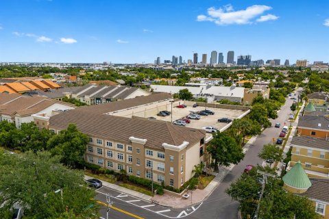 Condo in Tampa, Florida, 2 bedrooms  № 2334245 - photo 2