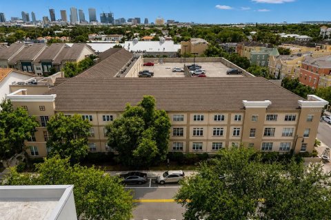 Condo in Tampa, Florida, 2 bedrooms  № 2334245 - photo 25