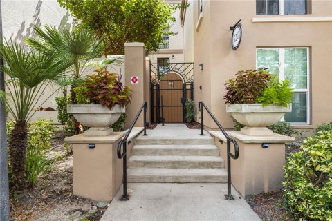 Condo in Tampa, Florida, 2 bedrooms  № 2334245 - photo 4