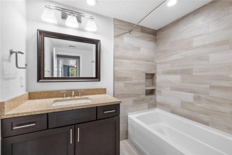 Condo in Tampa, Florida, 2 bedrooms  № 2334245 - photo 21
