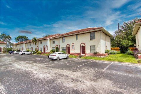 Adosado en alquiler en Orlando, Florida, 2 dormitorios, 113.99 m2 № 1901794 - foto 1