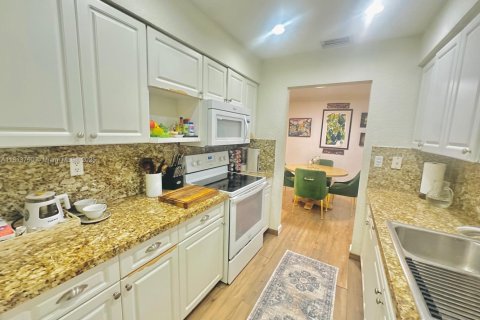 House in Fort Lauderdale, Florida 3 bedrooms, 116.59 sq.m. № 1762582 - photo 16
