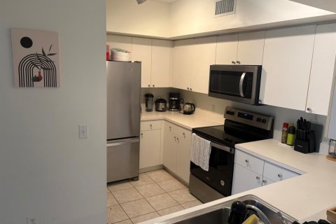 Condominio en alquiler en Wellington, Florida, 3 dormitorios, 137.4 m2 № 2087286 - foto 13