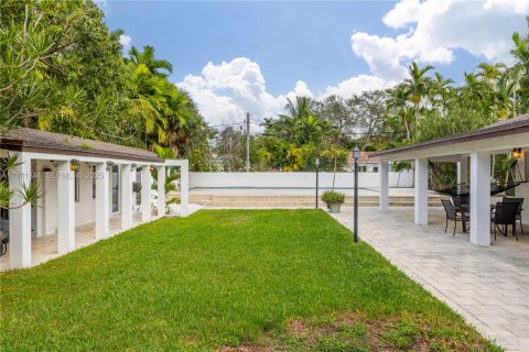 Villa ou maison à vendre à Miami, Floride: 2 chambres, 250.19 m2 № 2054359 - photo 6