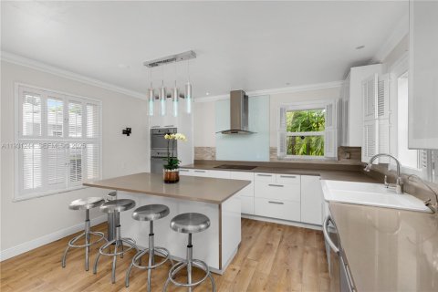 Villa ou maison à vendre à Miami, Floride: 2 chambres, 250.19 m2 № 2054359 - photo 15