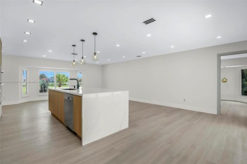 Villa ou maison à vendre à Port Charlotte, Floride: 4 chambres, 235.97 m2 № 1921297 - photo 12