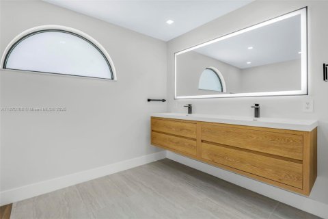 Villa ou maison à vendre à Port Charlotte, Floride: 4 chambres, 235.97 m2 № 1921297 - photo 27