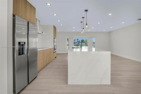 Villa ou maison à vendre à Port Charlotte, Floride: 4 chambres, 235.97 m2 № 1921297 - photo 13