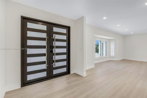 Villa ou maison à vendre à Port Charlotte, Floride: 4 chambres, 235.97 m2 № 1921297 - photo 4