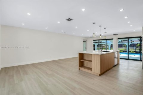 Villa ou maison à vendre à Port Charlotte, Floride: 4 chambres, 235.97 m2 № 1921297 - photo 10