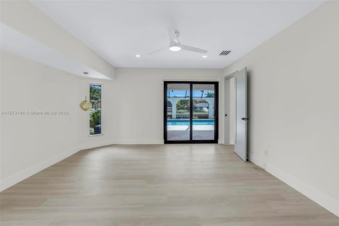 Villa ou maison à vendre à Port Charlotte, Floride: 4 chambres, 235.97 m2 № 1921297 - photo 23