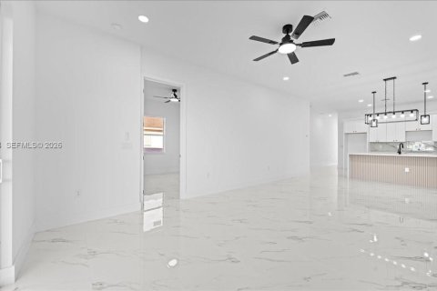 Commercial property in Cape Coral, Florida 222.97 sq.m. № 2009697 - photo 7