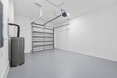 Commercial property in Cape Coral, Florida 222.97 sq.m. № 2009697 - photo 12