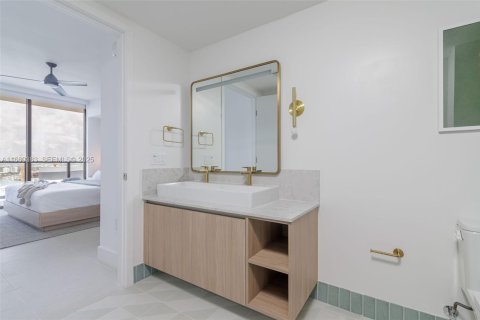 Condo in Miami, Florida, 1 bedroom № 2178540 - photo 23