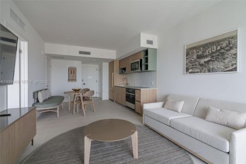 Condo in Miami, Florida, 1 bedroom № 2178540 - photo 9